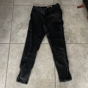 BLUE SPICE black jeans